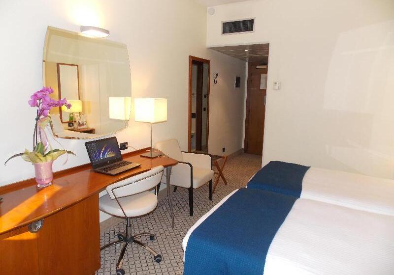 Стандартный Номер Кровать Кинг, Hilton Garden Inn Rapid City