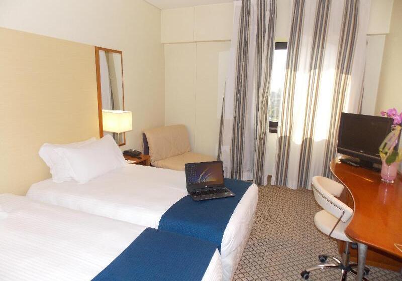 اتاق استاندارد با تخت بزرگ, Hilton Garden Inn Rapid City