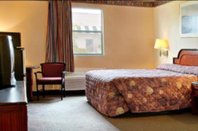 اتاق استاندارد با تخت بزرگ, Howard Johnson By Wyndham Lake City