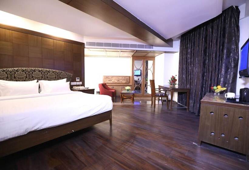 Club Room, Shravanti Sarovar Portico Bengaluru