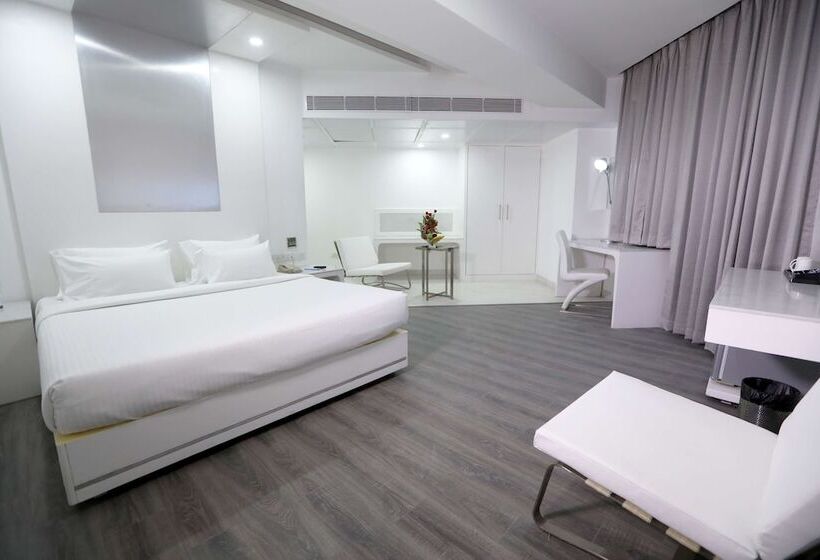 Номер Клуб, Shravanti Sarovar Portico Bengaluru