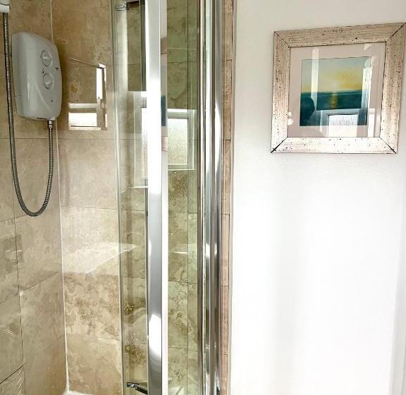 اتاق لوکس با تخت بزرگ, Bythesea Guest House