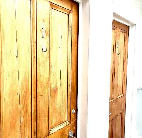 اتاق استاندارد با چشم‌انداز دریا, Bythesea Guest House