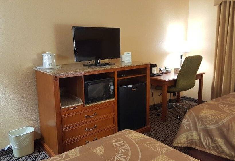 Standard Room 2 Double Beds, Days Inn & Suites By Wyndham Mcalester