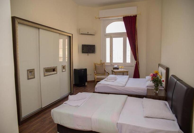 Royal Triple Room, Grand Royal