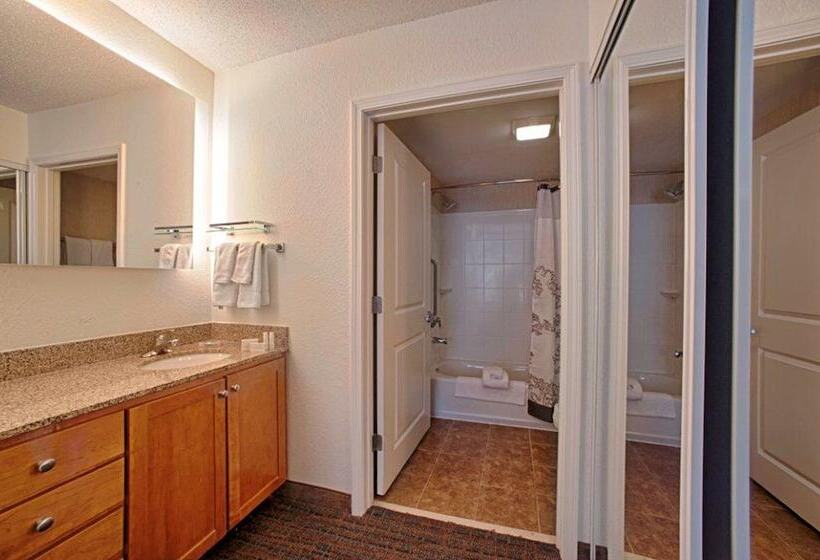 سوئیت 2 خوابه, Residence Inn Neptune At Gateway Center