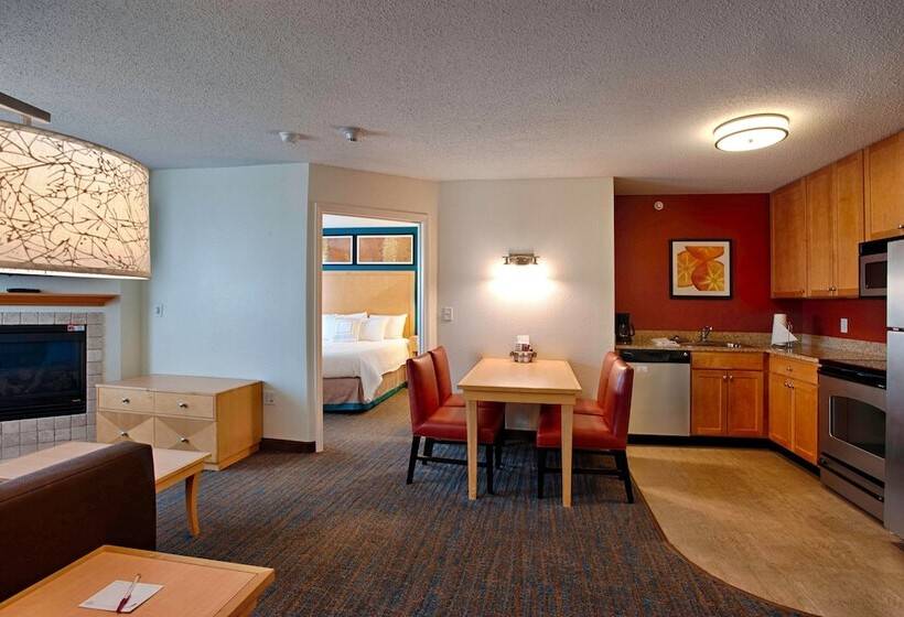 سوئیت 2 خوابه, Residence Inn Neptune At Gateway Center