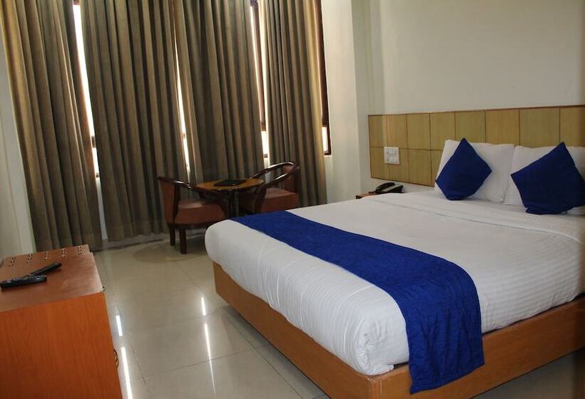 اتاق سوپریور, Broadways Inn