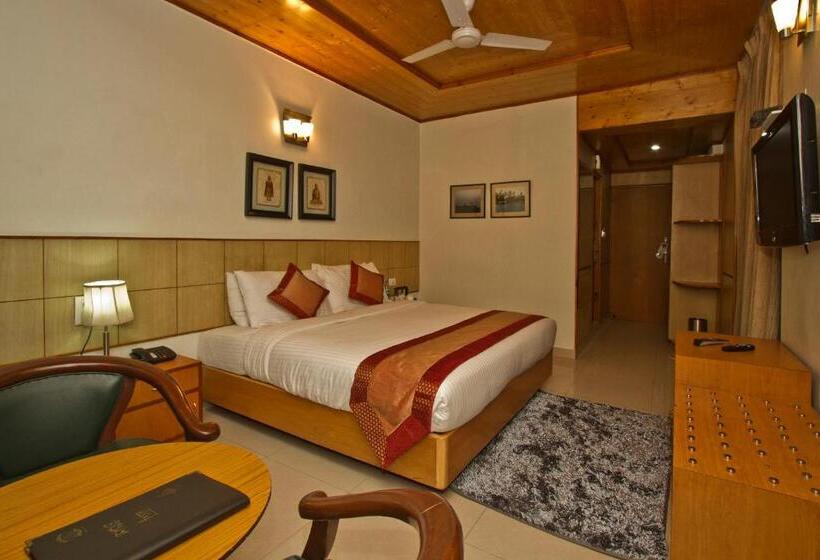 اتاق لوکس با تخت بزرگ, Broadways Inn