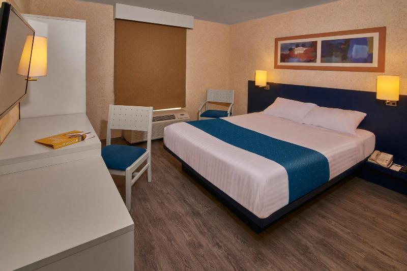 اتاق استاندارد با تخت دو نفره بزرگ, City Express Aguascalientes Sur