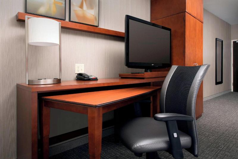 اتاق استاندارد با تخت بزرگ, Courtyard By Marriott Tyler