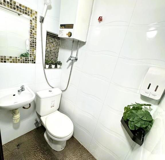 اتاق لوکس خانوادگی, New International Guest House