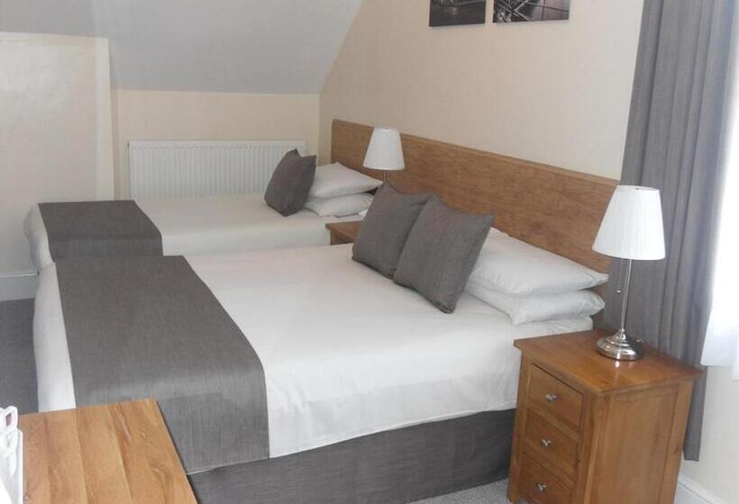 اتاق خانوادگی, Powys Lodge