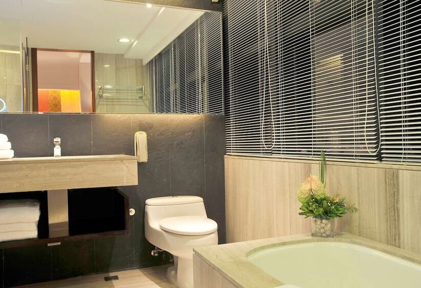سوییت جونیور, Radisson Blu Hotel Liuzhou