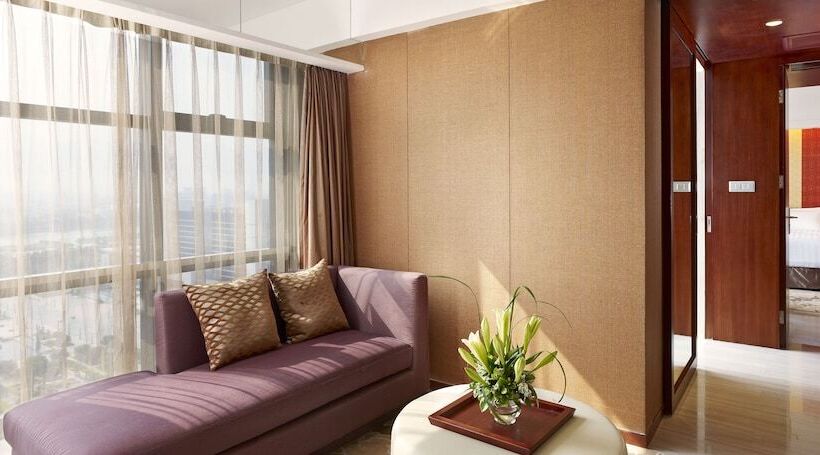 سوییت جونیور, Radisson Blu Hotel Liuzhou