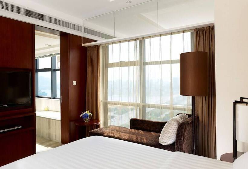 سوییت جونیور, Radisson Blu Hotel Liuzhou