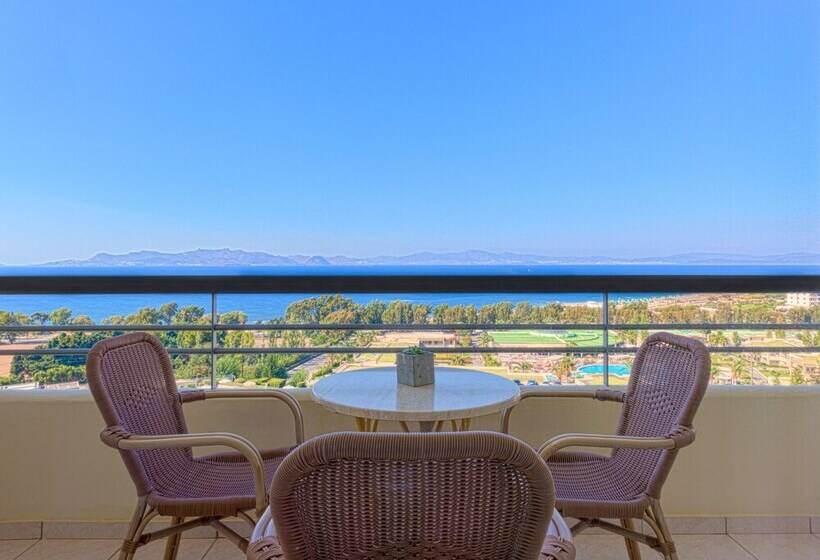 سوییت سوپریور با چشم‌انداز دریا, Kipriotis Panorama Hotel & Suites