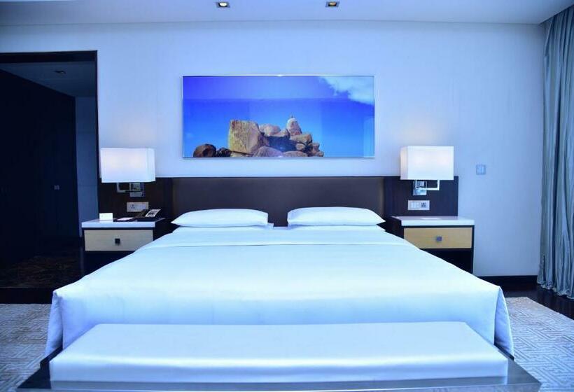 キングサイズベッドのスタンダードルーム, Park Hyatt Hotel And Residences, Hyderabad