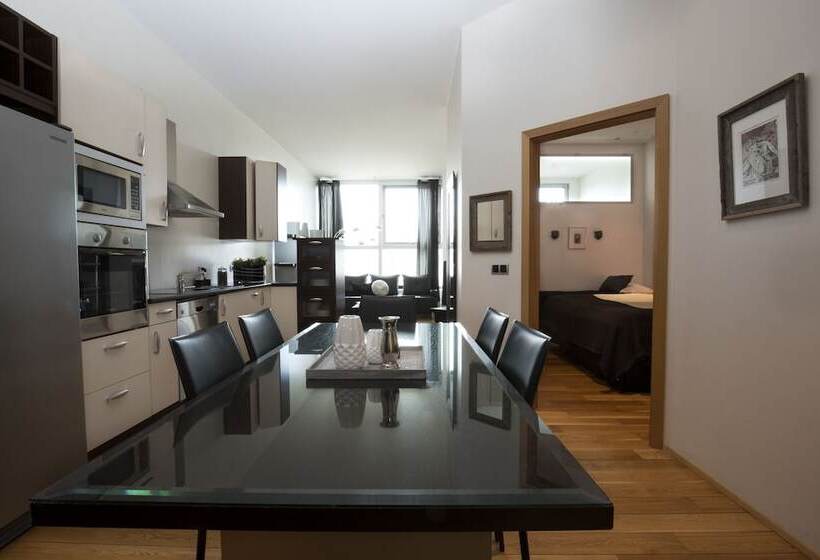 آپارتمان 2 خوابه, Máni Apartments