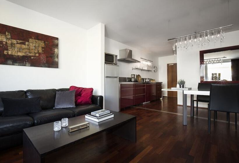 آپارتمان 3 خوابه, Máni Apartments