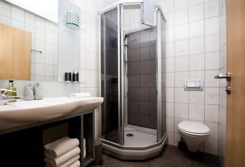 آپارتمان 4 خوابه, Máni Apartments