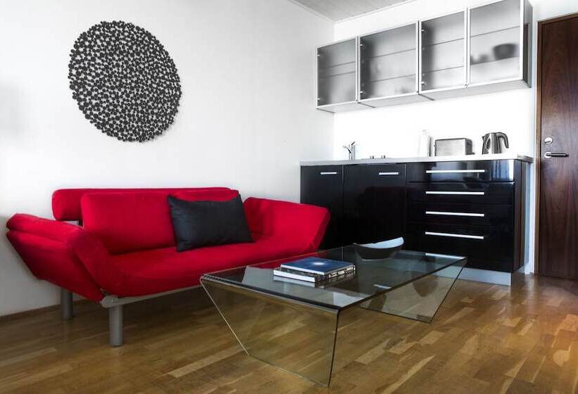 استودیوی استاندارد, Máni Apartments