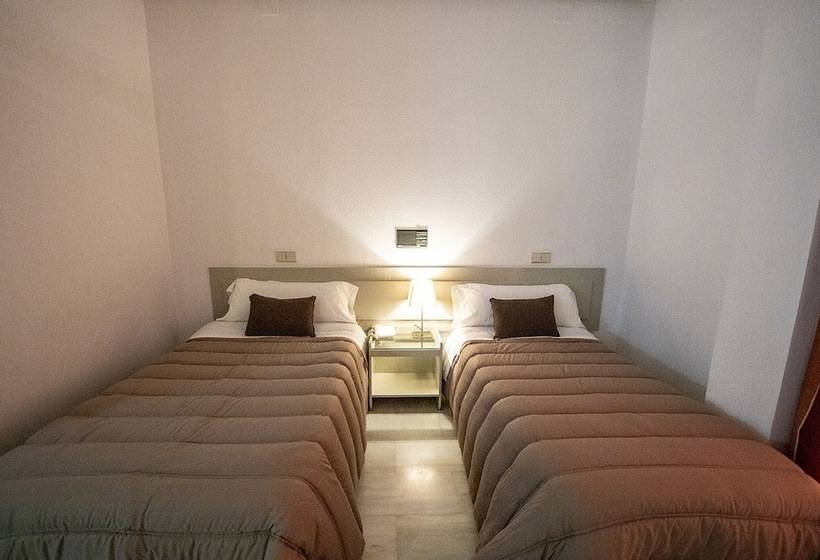 إستوديو قياسى, Hospedium Hotel Apartamentos Simón Verde