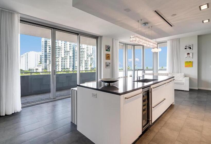 2 Bedroom Suite with Balcony, Boulan South Beach