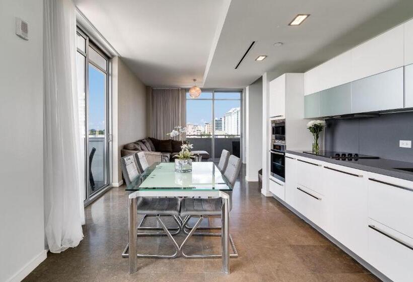 2 Bedroom Suite with Balcony, Boulan South Beach