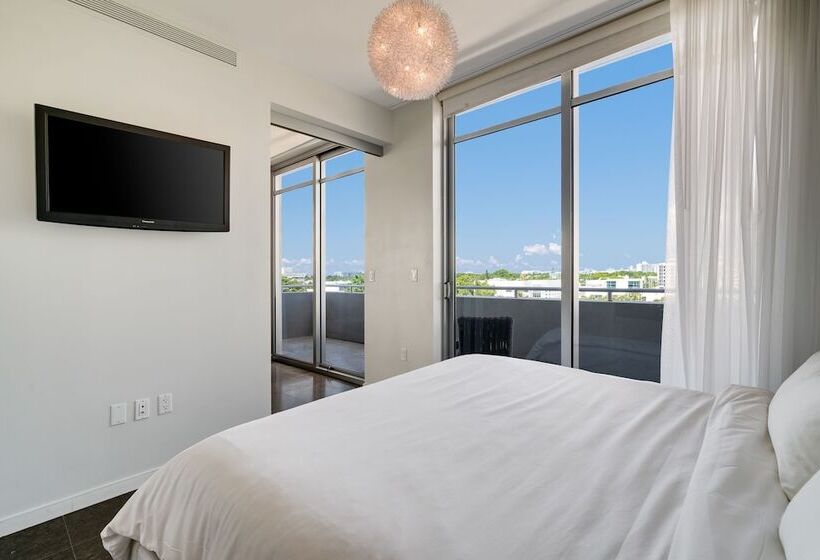 2 Bedroom Suite with Balcony, Boulan South Beach