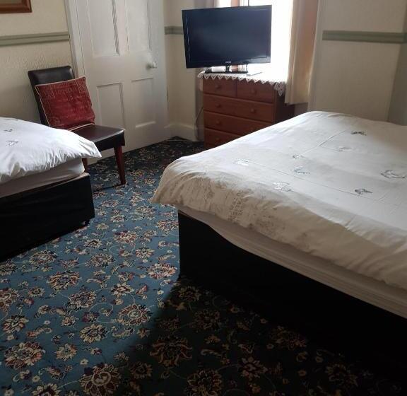 Triple Classic Room, Cedar Villa Guest House