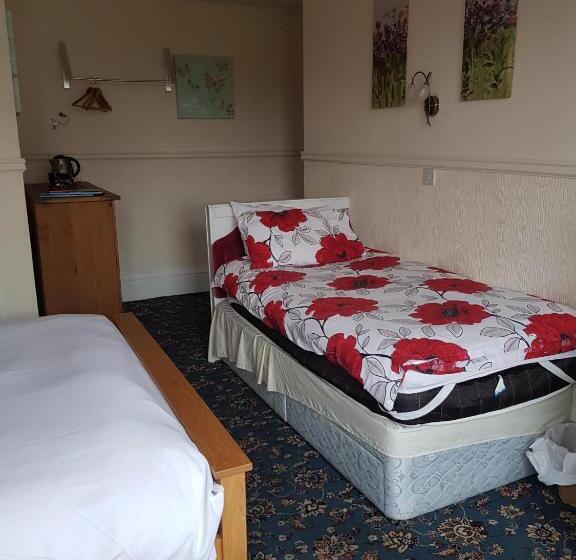 Standard Triple Room, Cedar Villa Guest House