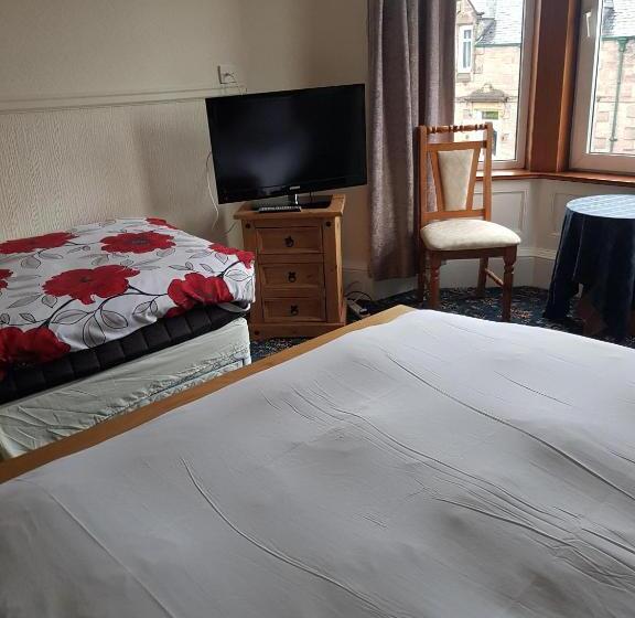 Standard Triple Room, Cedar Villa Guest House