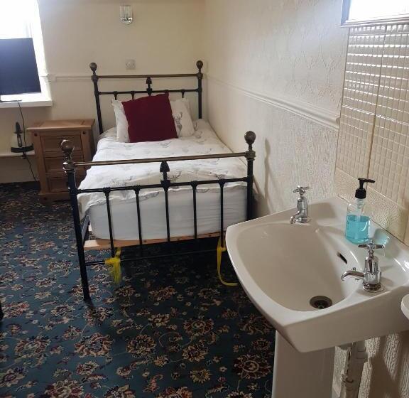 Standard Room Shared Bathroom, Cedar Villa Guest House