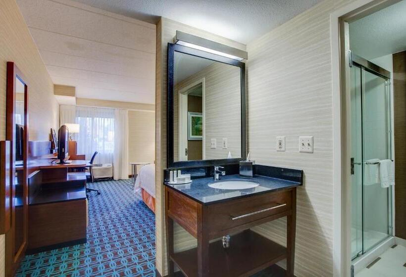 اتاق استاندارد با تخت بزرگ برای معلولان, Fairfield Inn By Marriott Burlington Williston