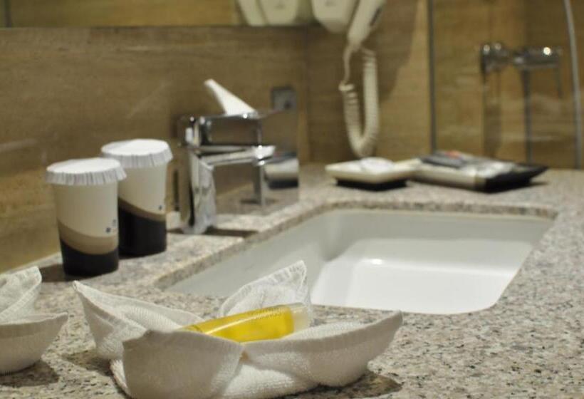 اتاق پرمیوم, Fm7 Resort Hotel   Jakarta Airport