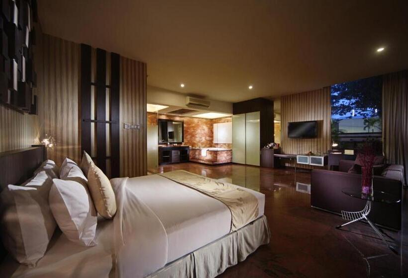 Junior Suite, Fm7 Resort  Bandara Jakarta Airport