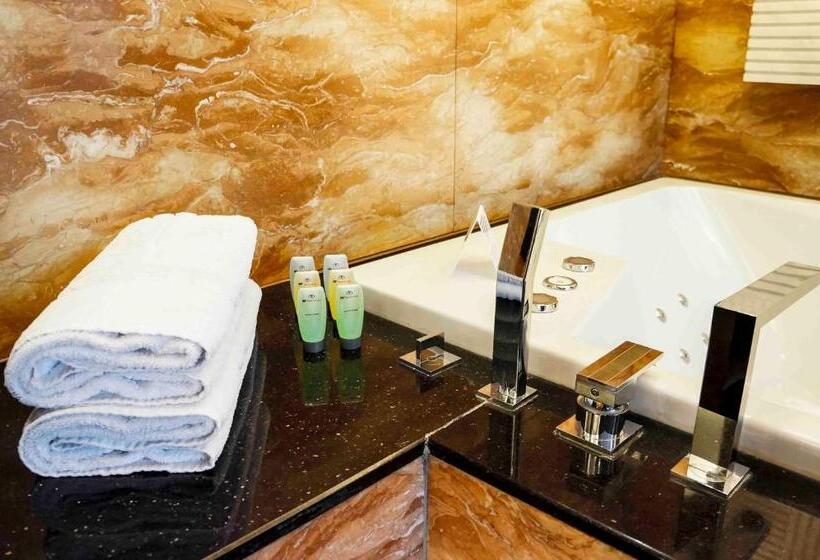 سوییت جونیور, Fm7 Resort Hotel   Jakarta Airport