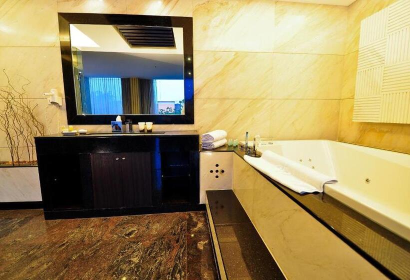 سوییت جونیور, Fm7 Resort Hotel   Jakarta Airport