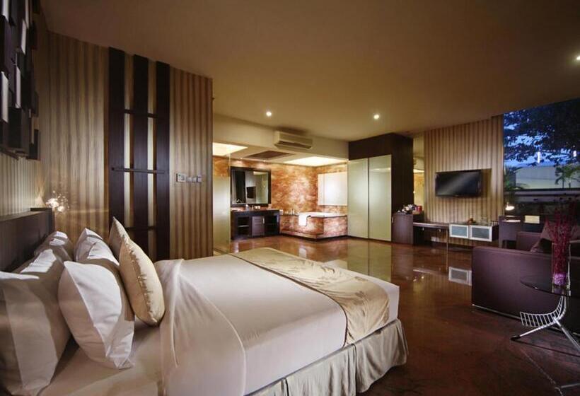 Junior Suite, Fm7 Resort  Bandara Jakarta Airport