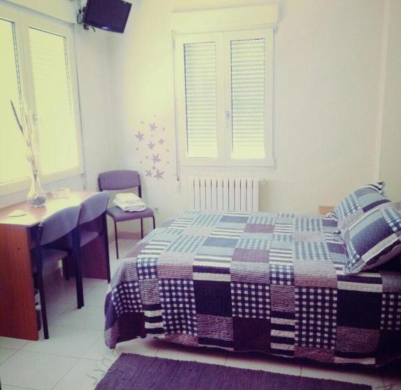 اتاق استاندارد, Hostal Monteclaro