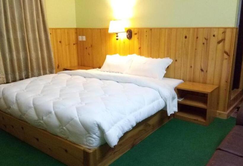 Deluxe Room Mountain View, New Pokhara Lodge   Pokhara Lakeside