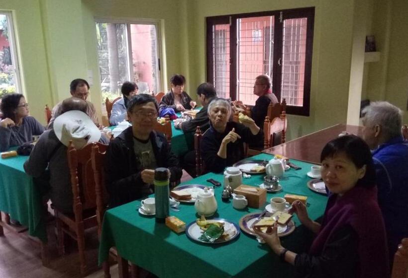 اتاق خانوادگی, New Pokhara Lodge   Pokhara Lakeside