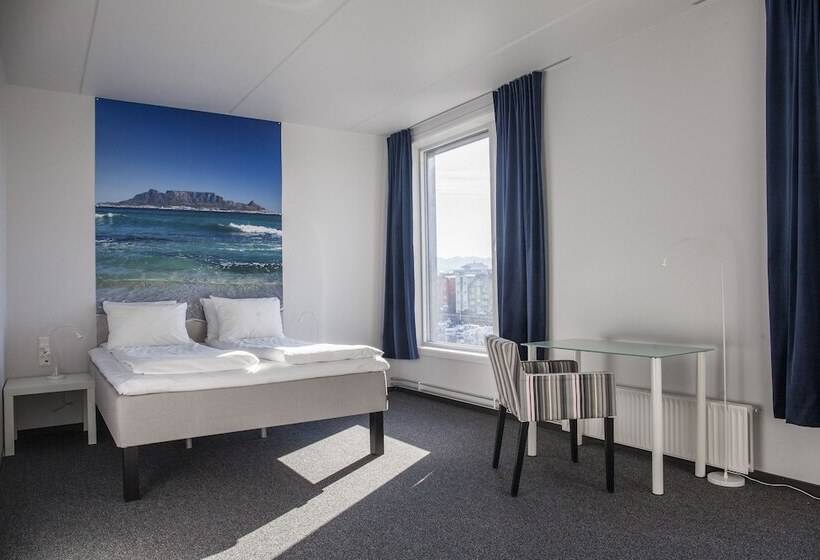 اتاق استاندارد سه نفره, P Hotels Brattøra
