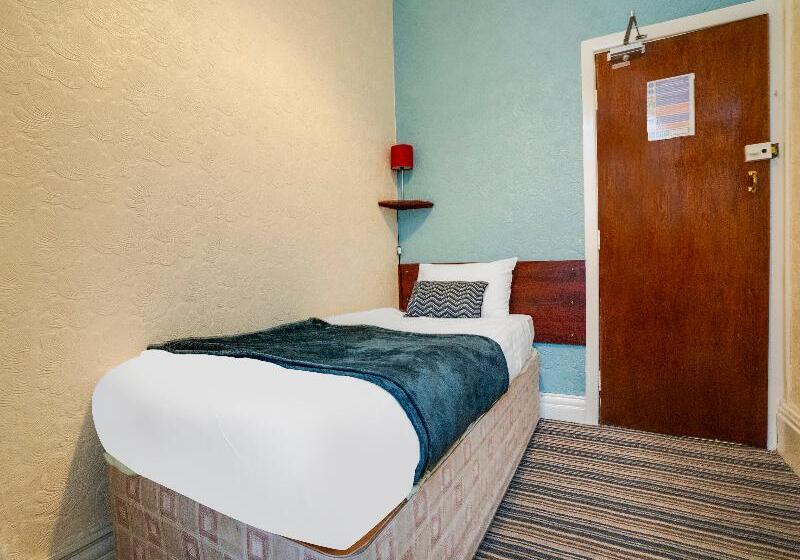 اتاق استاندارد یک تخته با سرویس بهداشتی مشترک, St Kildas, Blackpool Central