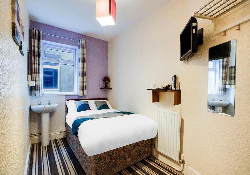 اتاق استاندارد با سرویس بهداشتی مشترک, St Kildas, Blackpool Central