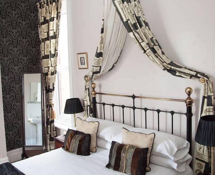 اتاق اساندارد با چشم‌انداز جانبی به دریا, The Langtons Bed & Breakfast