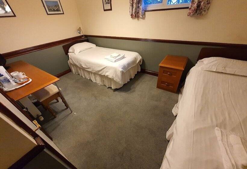 اتاق استاندارد, The Lugger Inn
