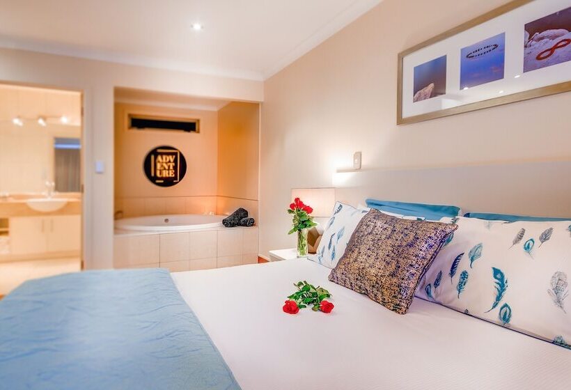 استودیوی سوپریور, Emerald Spa Motor Inn