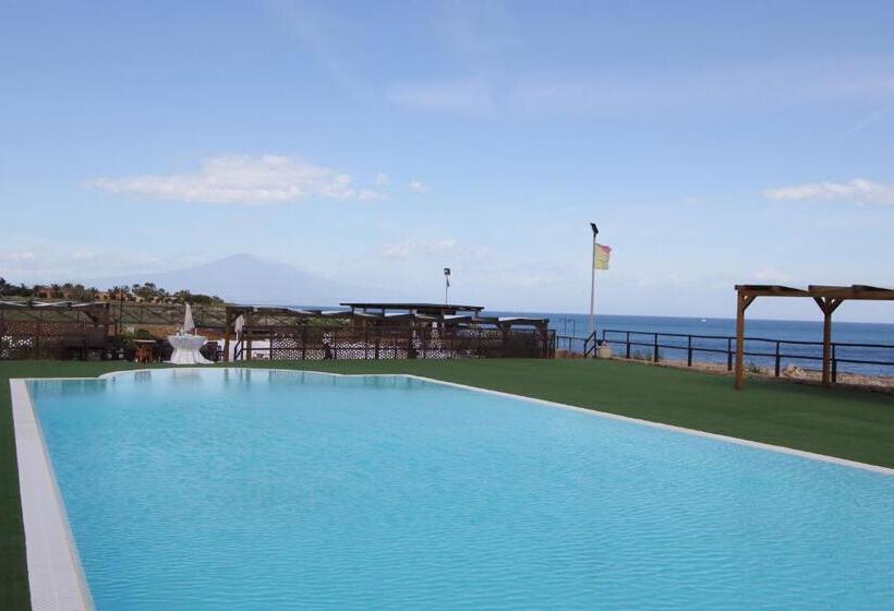 اتاق سوپریور, Capo Campolato